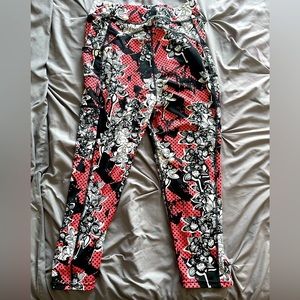 Rarely worn fun print leggings from POP Fit, women’s size Large